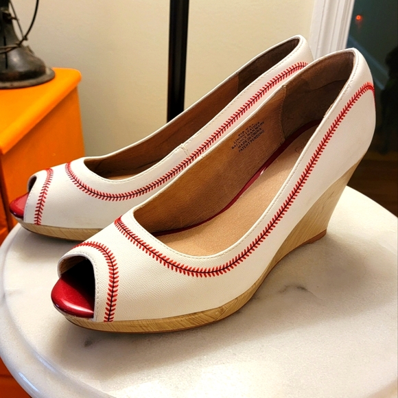 Charis Doxa Shoes - Charis Doxa "baseball" Wedges